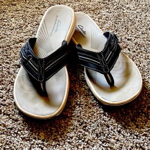Clark flip flops. Size 7